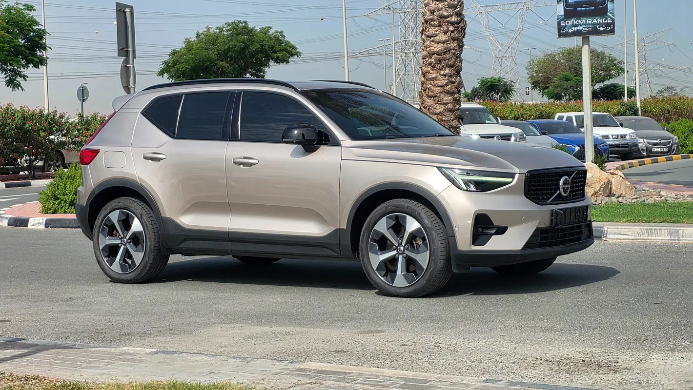 Volvo XC40 2024 — photo 1 of 20