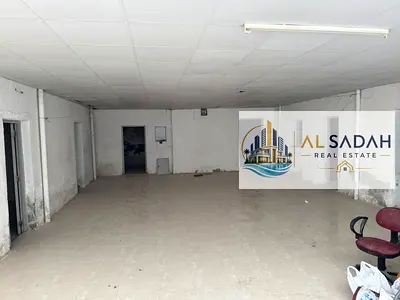 For sale: House in Umm Khanoor with 3 bedrooms, living room, and kitchen. Area: 2500 sq ft. Vacant house. Asking price: 420,000 (negotiable).