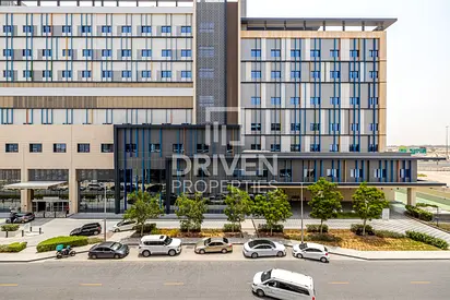 Ready to move in | Mid Floor | Prime Location