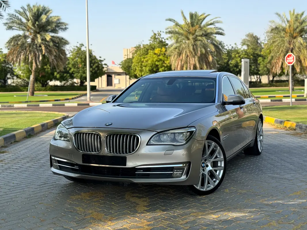 BMW 7-Series 2013 — photo 1 of 18