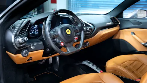 2016 Ferrari 488 GTB — фото 13
