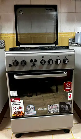 4-burner Gas Stove with Oven (Made in Turkey) - Good Condition