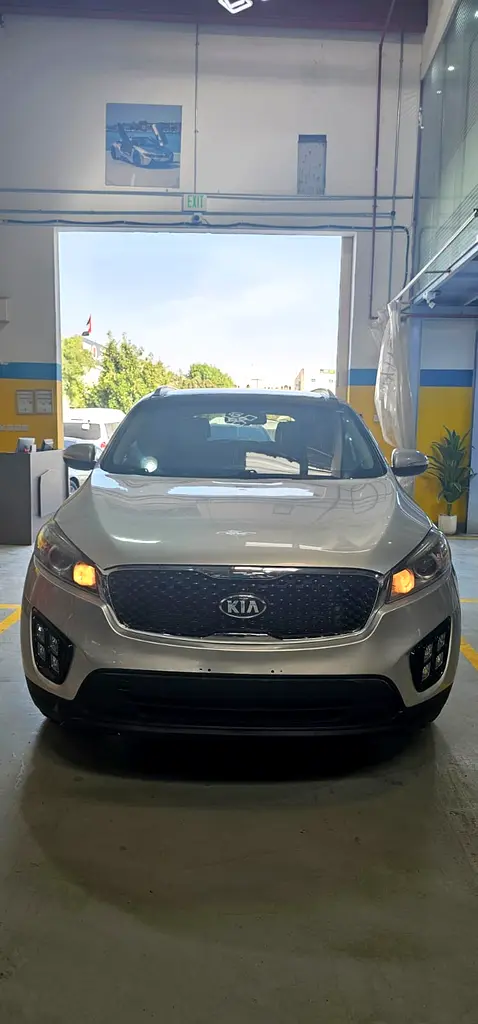 Kia Sorento 2017 — photo 1 of 12