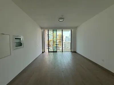 Fully fitted Kitchen | Garden View | Modern living