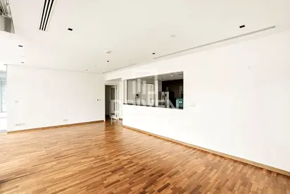 Vacant Apt with Maids Room and Rare Layout