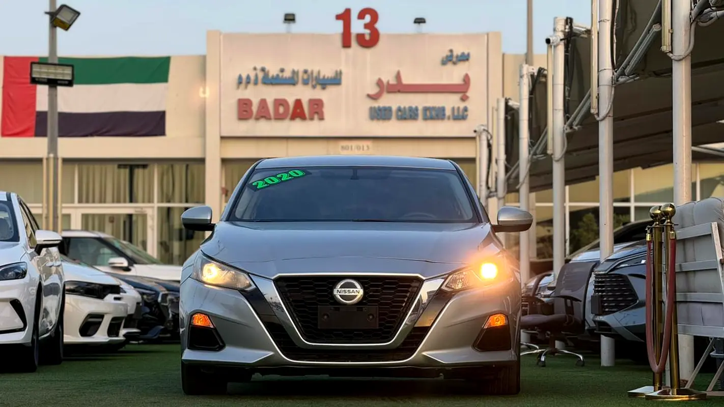 Nissan Altima 2020 — photo 1 of 14