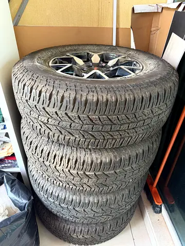 GMC Canyon rims and tyres brand new