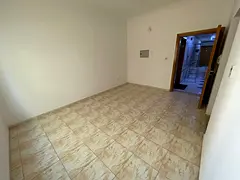 Unfurnished studio for monthly rent in Al Rashidiya 3 Ajman, in front of Al Jundi Restaurant behind