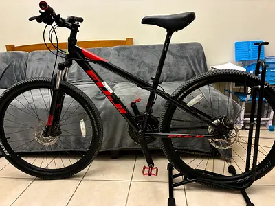 Fuji Adventure 27.5 mountain bike
