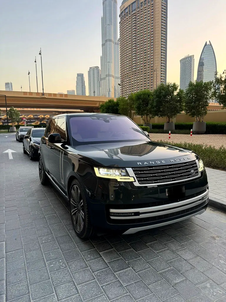 Land Rover Range Rover 2022 — photo 1 of 8
