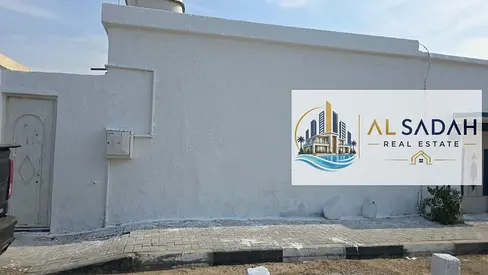 House for sale in Al-Nasiriyah. Second plot from the main road. Land area 2500 sq ft. Neighbor street and alley. Currently rented for 35,000 AED. Asking price 630,000 AED.