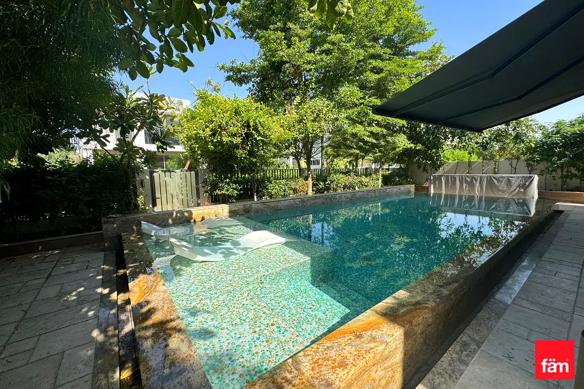 Corner | Upgraded & Extended | Huge Pool | BBQ