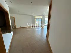 Large Unit | Vacant | Prime location