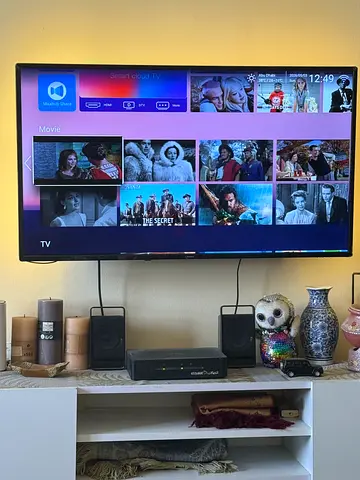 40” STAR SAT LED smart Tv for selling due to urgent move