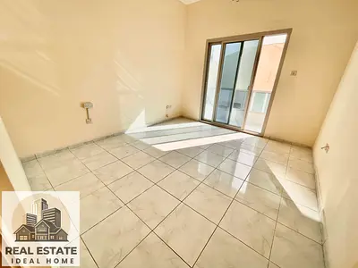 ** HOT OFFER ** SPACIOUS 2BHK WITH PARKING WITH 2FULL BATH ** JUST 40k CLOSE TO KING FAISAL ROAD 6
