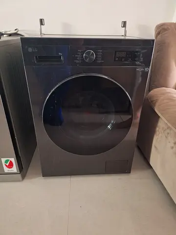 LG FRONT LOAD 9KG WASHING MACHINE