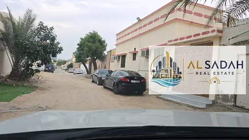 Umm Khanoor House Red Door 4 Rooms Living Room, Majlis, and 4 Bathrooms Rent 42,000 Land Area 2500 sq ft Price 600,000