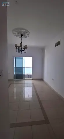 شقه رائعه جدا ف موقع حيوي متميز غرف ماستر 3 حمام قريبه من كورنيش عجمان قريبه من جميع الخدمات سهل الانتقال لدبي والشارقه