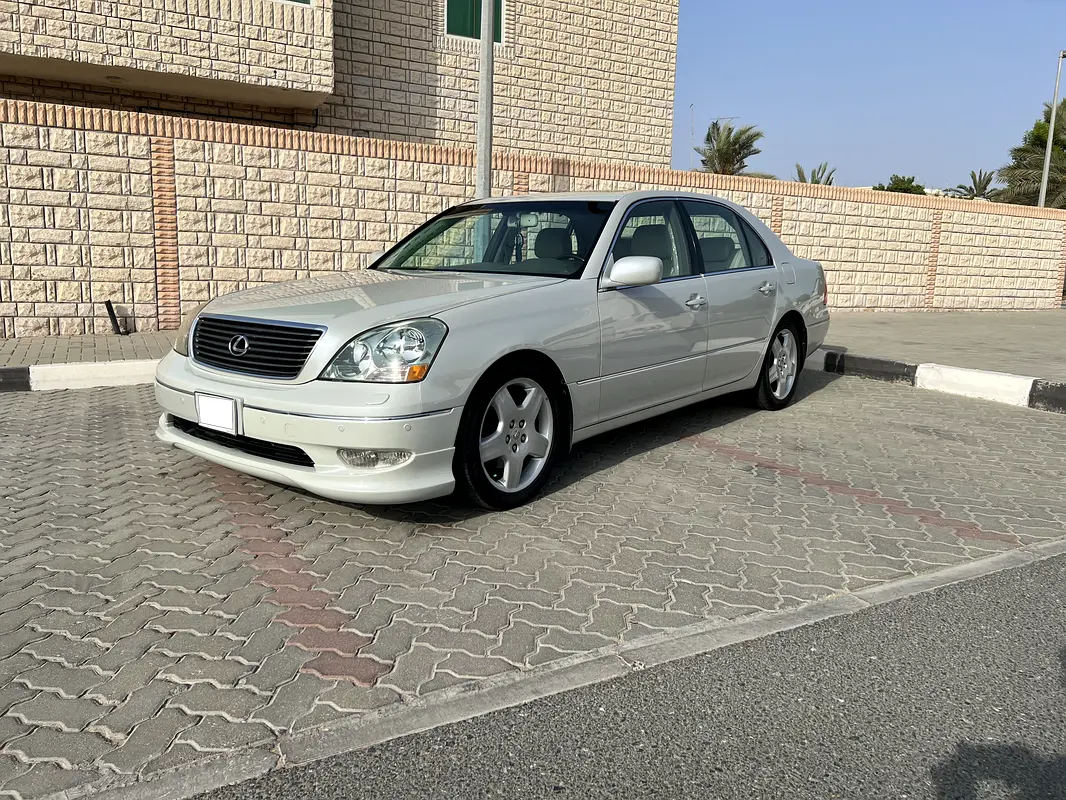 Lexus LS-Series 2001 — photo 1 of 10
