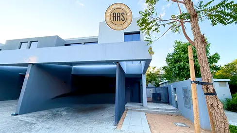 Elegant 3BR Corner Townhouse with Maidroom For Rent in Masaar