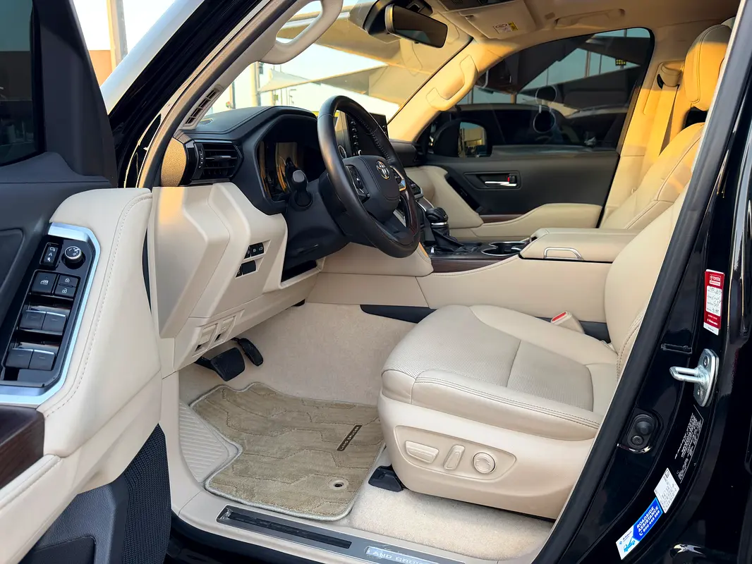 /ar/city-sharjah/cate-car-used-car/toyota-land-cruiser-2024-46l-gxr-petrol-auto-awd-47208366542488576/-9
