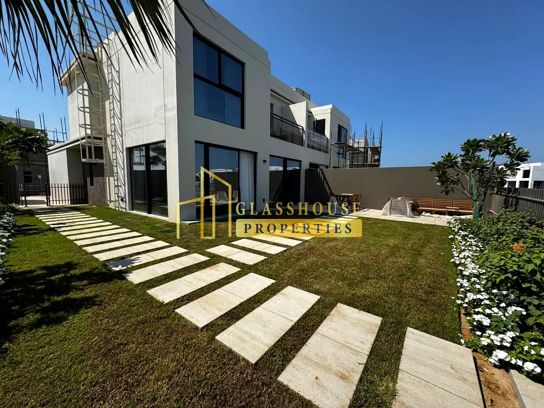 Luxurious Beach Front 4BR Villa in Falcon Island