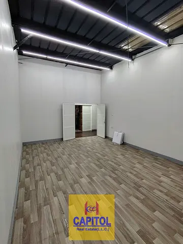545 SQFT HIGH CEILING WAREHOUSE AVAILABLE FOR RENT - Mezzanine Floor.