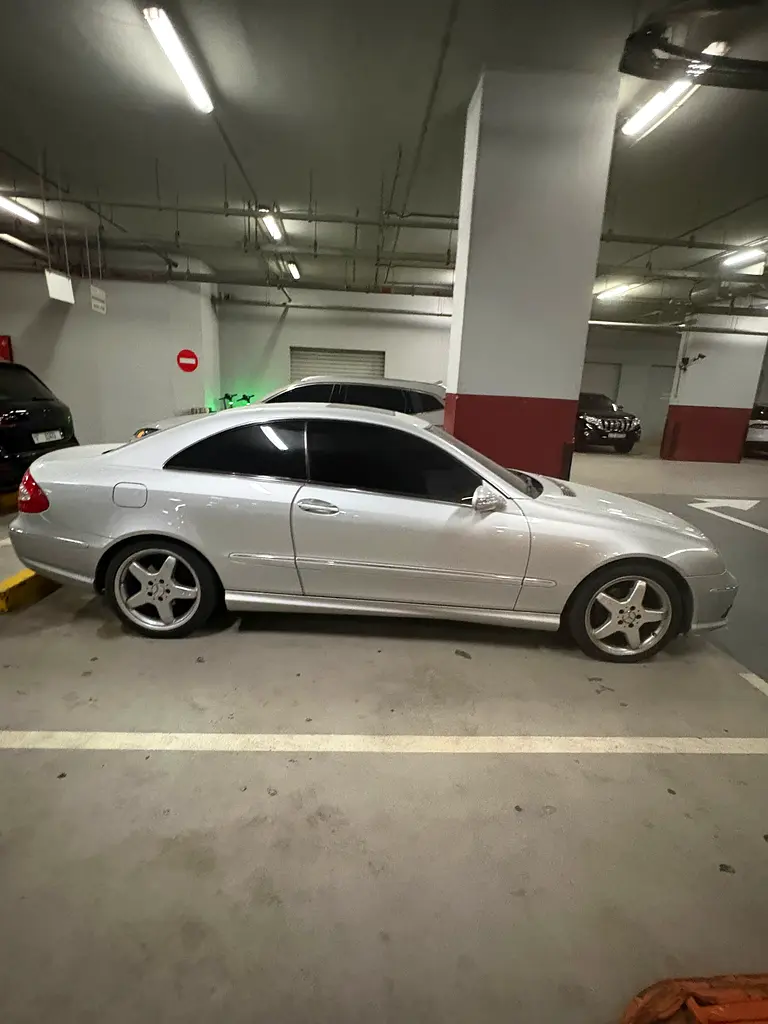 Mercedes-Benz CLK-Class 2003 — photo 1 of 6