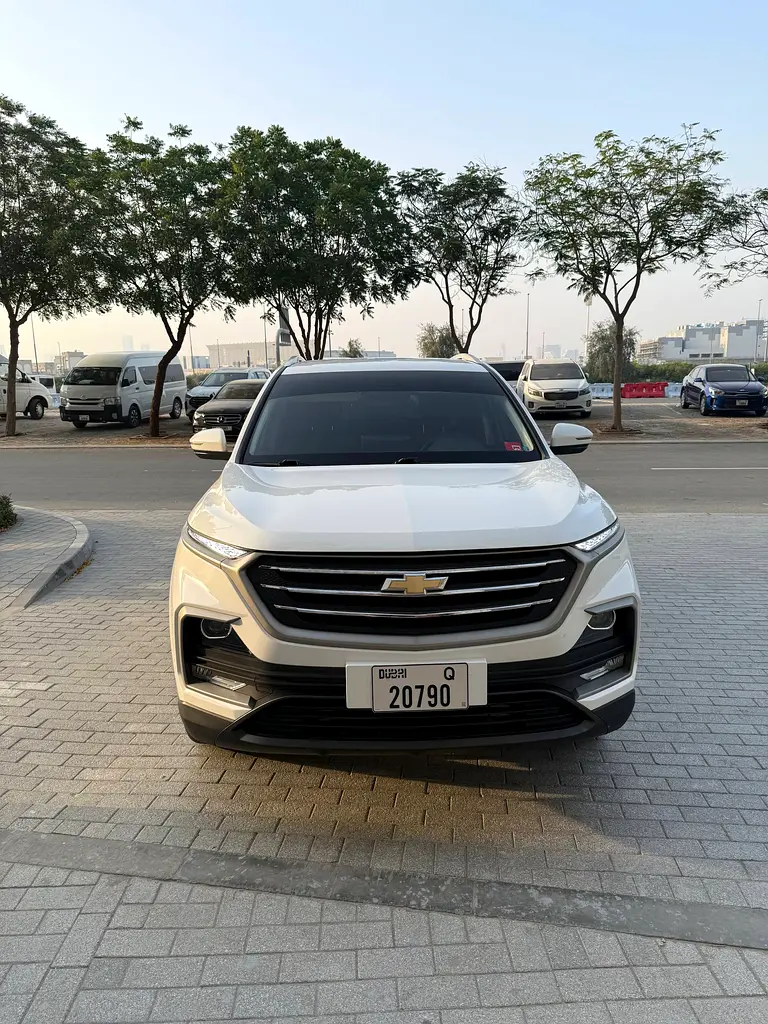 Chevrolet Captiva 2023 — photo 1 of 8