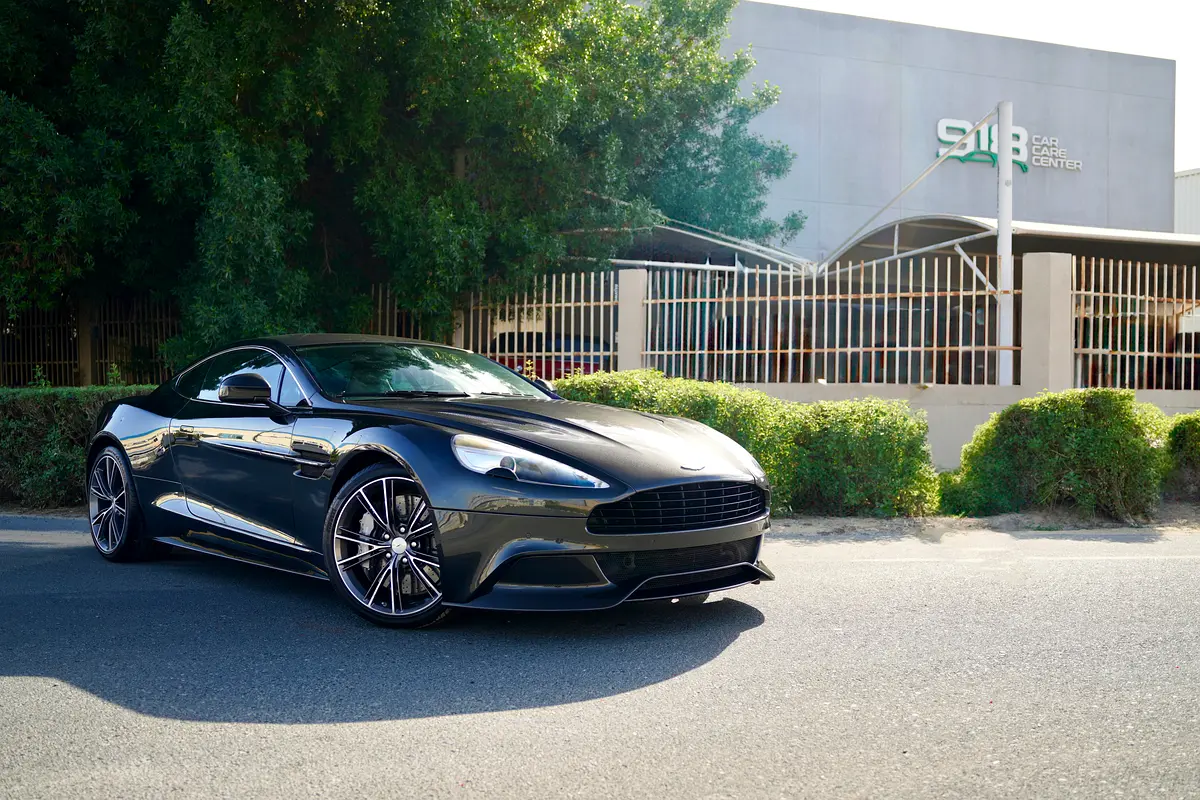 Aston Martin Vanquish 2016 — photo 1 of 20