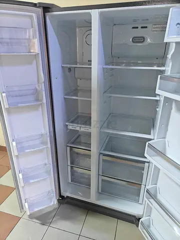 Siemiens Large Side-by-Side Refrigerator - Good Condition, Spacious Interior