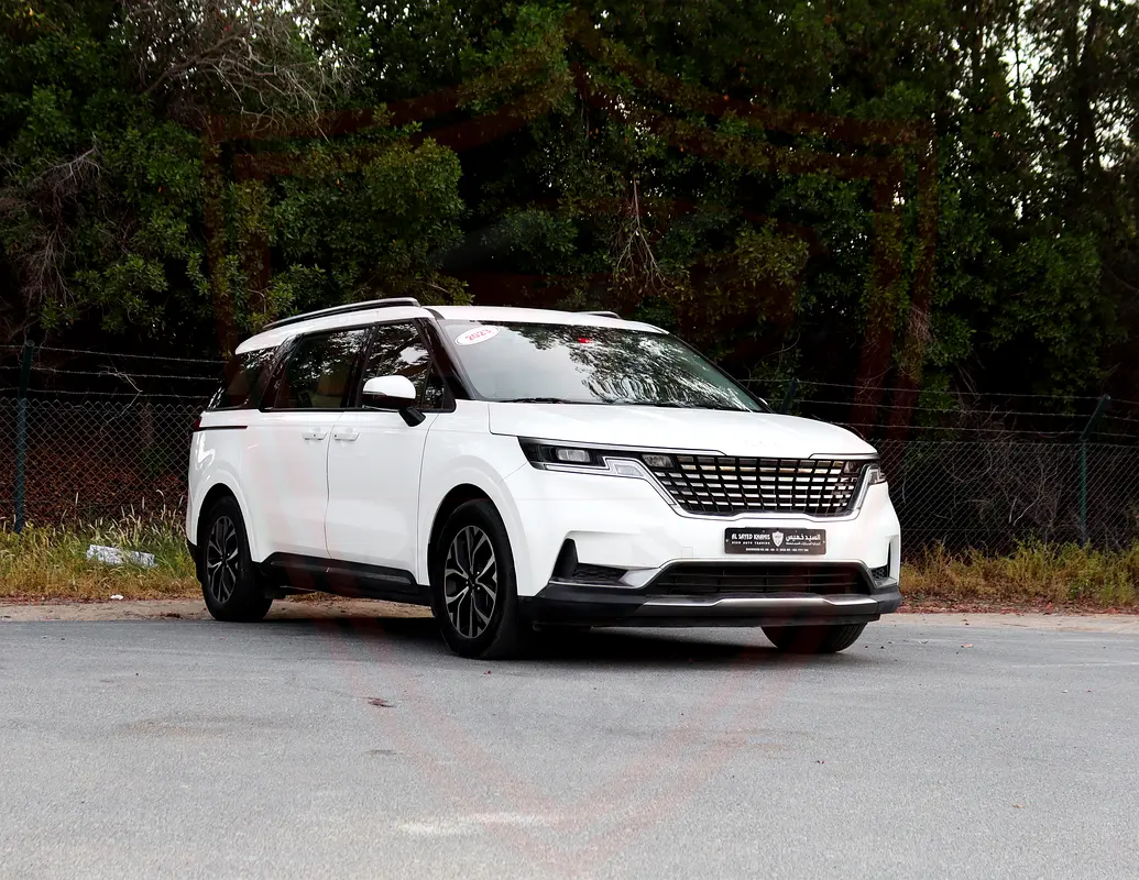 Kia Carnival 2023 — photo 1 of 20