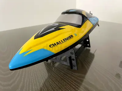 DEERC Brushless RC Boat, 30+ mph Fast Remote Control Boat - NEW
