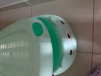 Light green baby bath tub - gently used