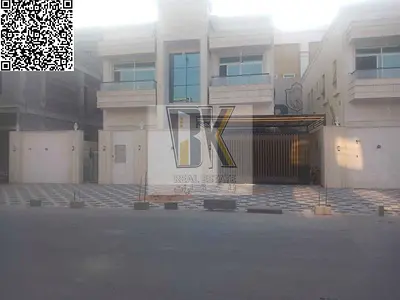 فرصة ذهبية لامتلاك فيلا مميزة بتصميم عصري وتشطيبات راقية، تقع في موقع استراتيجي يجمع بين الهدوء وسهولة التنقل، وقريبة من مسجد 🕌 وجميع الخدمات الأساسي