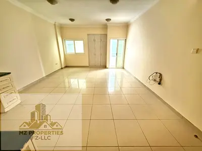 BEAUTIFUL STUDIO WITH BALCONY FAMILY BUILDING IDEAL LOCATION !! JUST 22,999