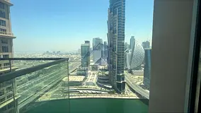 Spacious layout with stunning canal &amp; Sheikh Zayed Road views