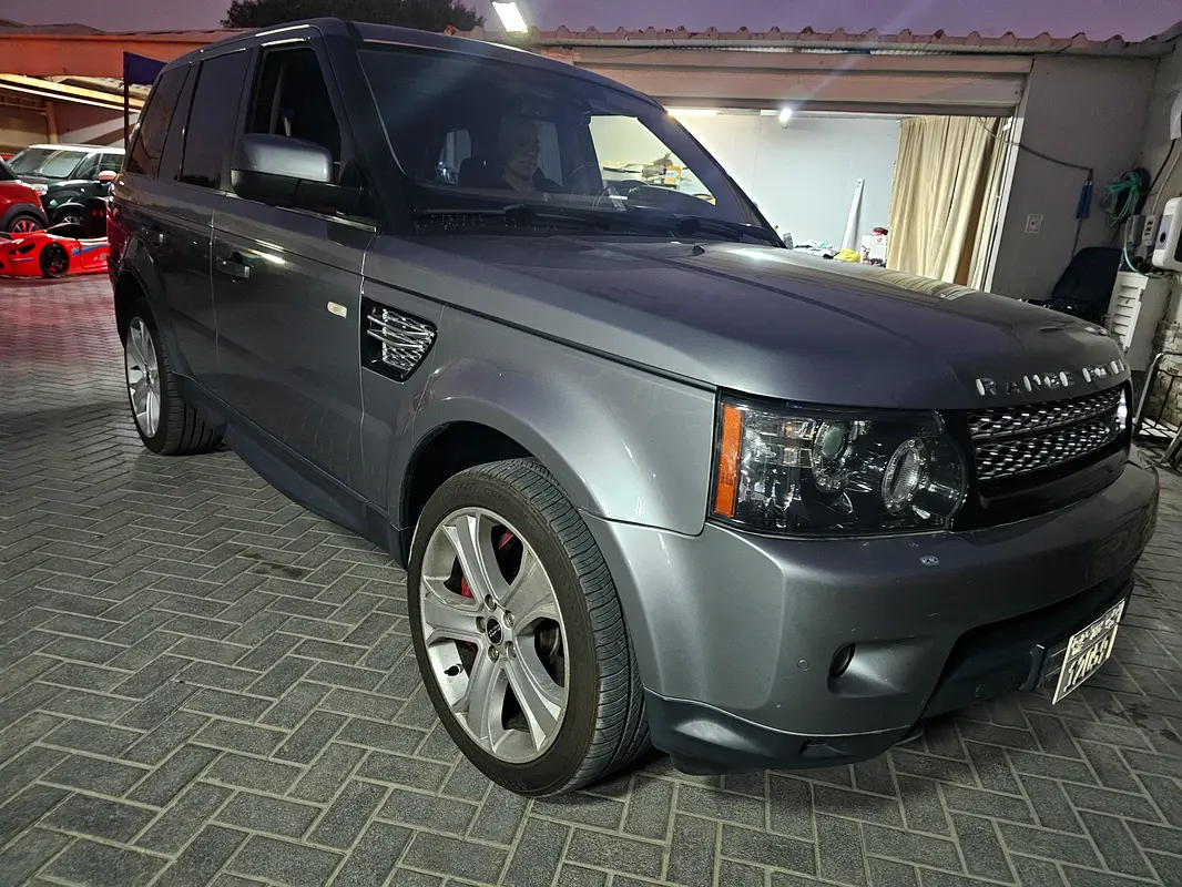 Land Rover Range Rover Sport 2013 — photo 1 of 9