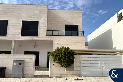 *Brand New 6 bed Custom Villa Available*