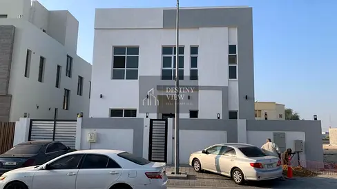 Spacious 5 BHK Villa for Family | 6 Bathrooms | G+1|Main Road Location | 4000 Sqft | AED 170,000