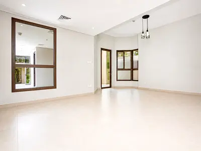 Spacious 1BHK | 1 Month Free | Gym and Pool | Hor Al Anz
