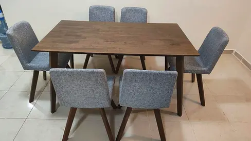 Solid Wood Dining Table - Simple Modern Design with 6 chairs