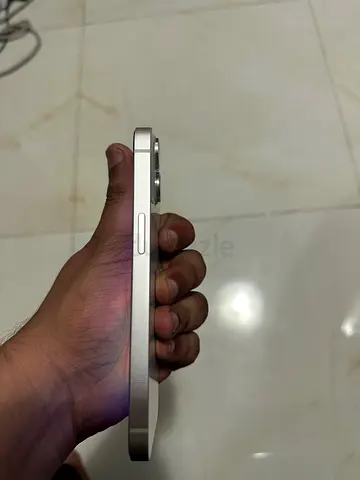 iPhone 13 white Smartphone - Good Condition