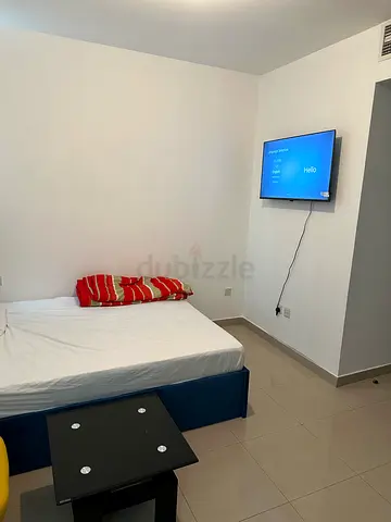 Spacious room available for rent at sport city.