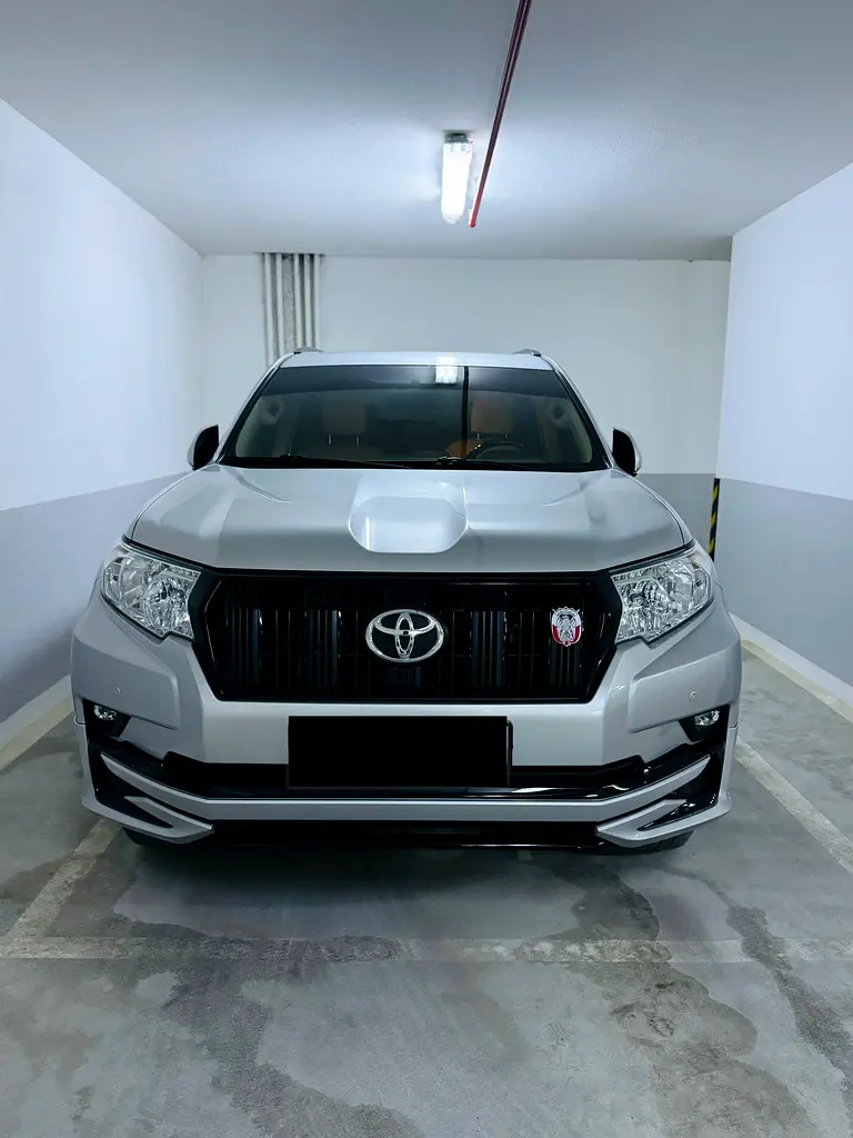 Toyota Prado 2021 — photo 1 of 10