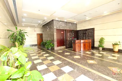 One Month Rent Free-Spacious 2 BR Flat