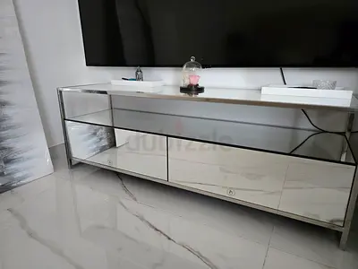 TV Stand / Modern Lowboard – Elegant Design