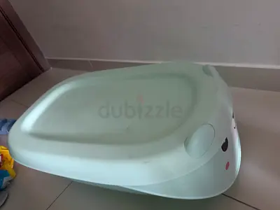 Light green baby bath tub - gently used