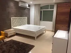 Lovely master bedroom in luxurious villa for Europeans and westerners single occupancy 4000 AED
