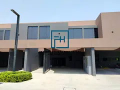 Elegant 3-Bedroom Middle Townhouse | All Master Bedrooms | Freehold | Azalea – Masaar